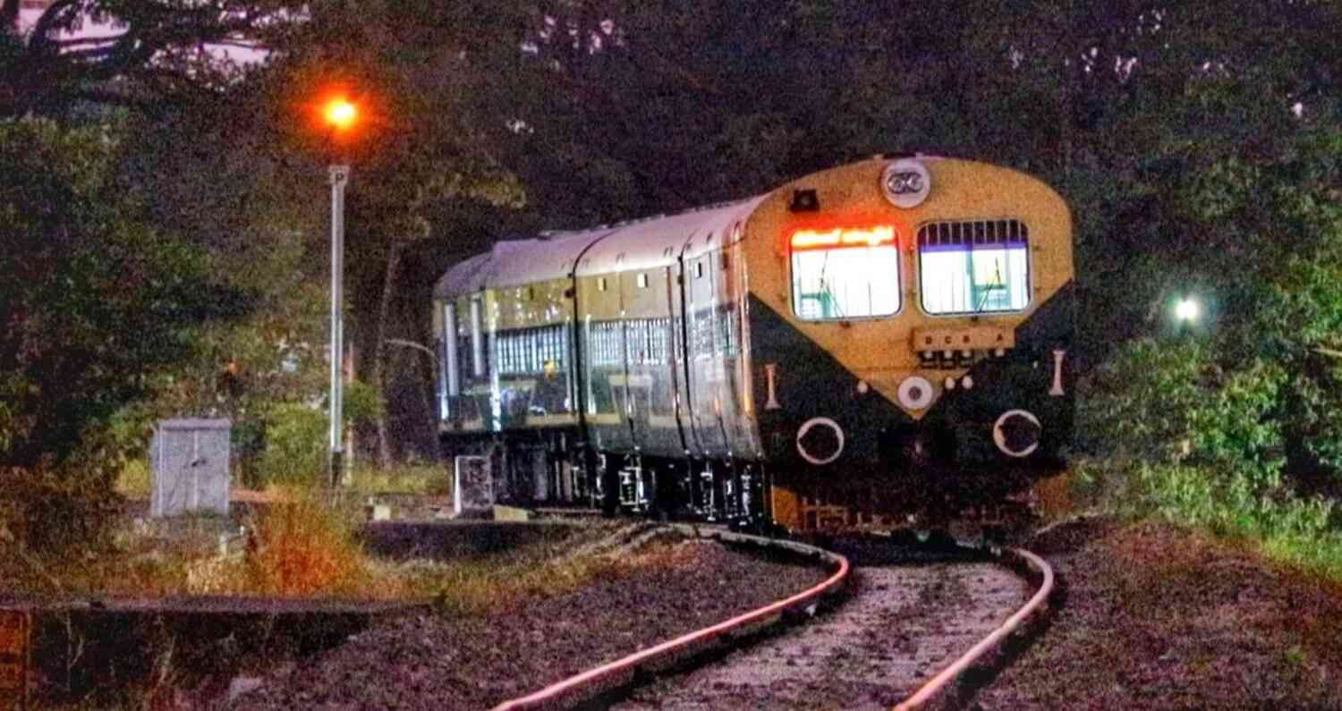 Railway Unique Train: भारत की Mini Train सुहाने रास्तों से गुजरती है, महज 3 डिब्बे की है यह ट्रेन!