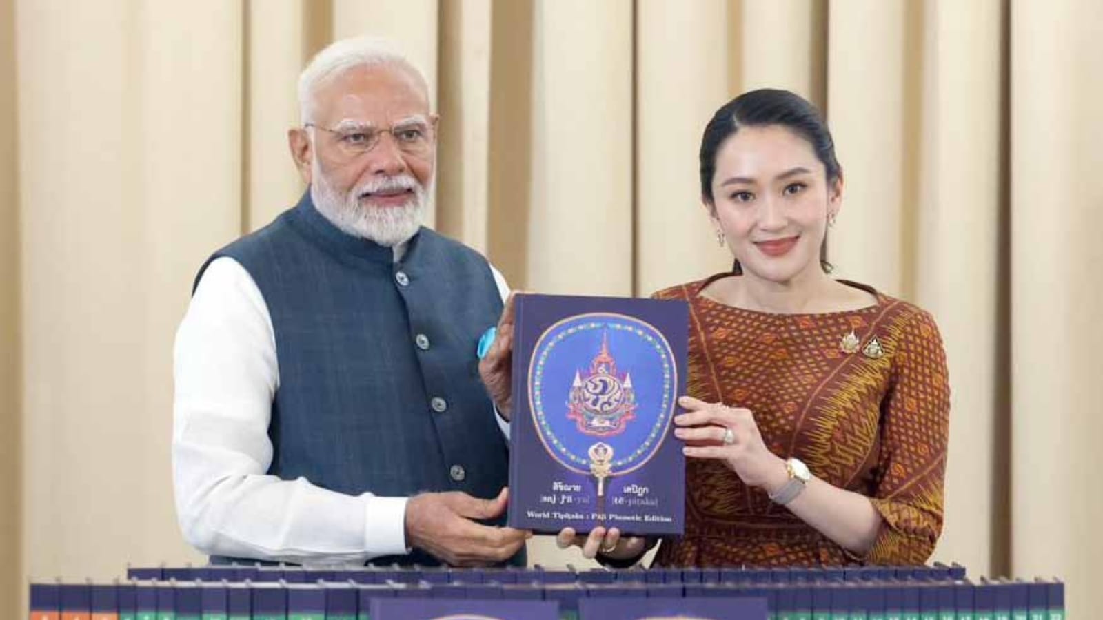 PM Modi Thailand Visit: PM Modi ने Thailand में देखी रामायण, PM ने भेंट किया “The World Tipitaka”, जानें ये क्या है?