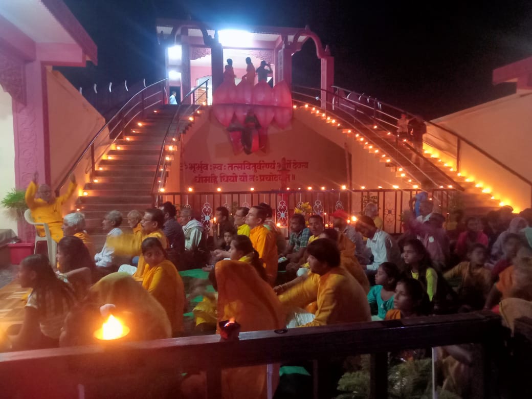 श्रीवेद माता गायत्री ट्रस्ट आश्रम पड़खुरी में नौ दिवसीय साधना सत्र का हुआ आयोजन