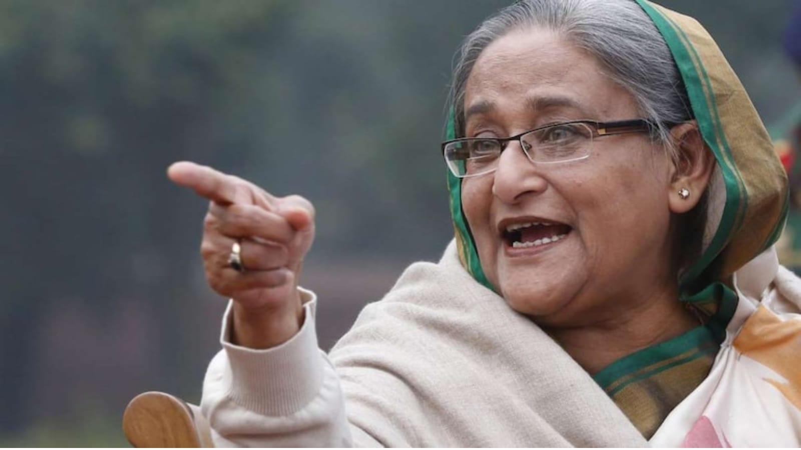 Bangladesh News : अदालत ने Shekh Hasina और उनकी बेटी के खिलाफ जारी किया गिरफ्तारी वारंट