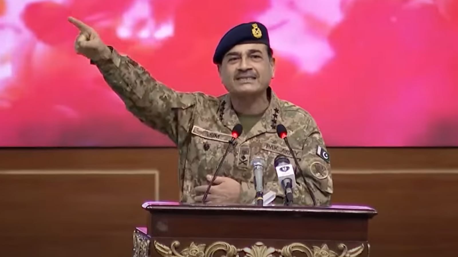 Pakistan Army Chief On Kashmir: भारत और कश्मीर पर विवादित बयान को लेकर घिरे Pakistan Army Chief Asim Munir