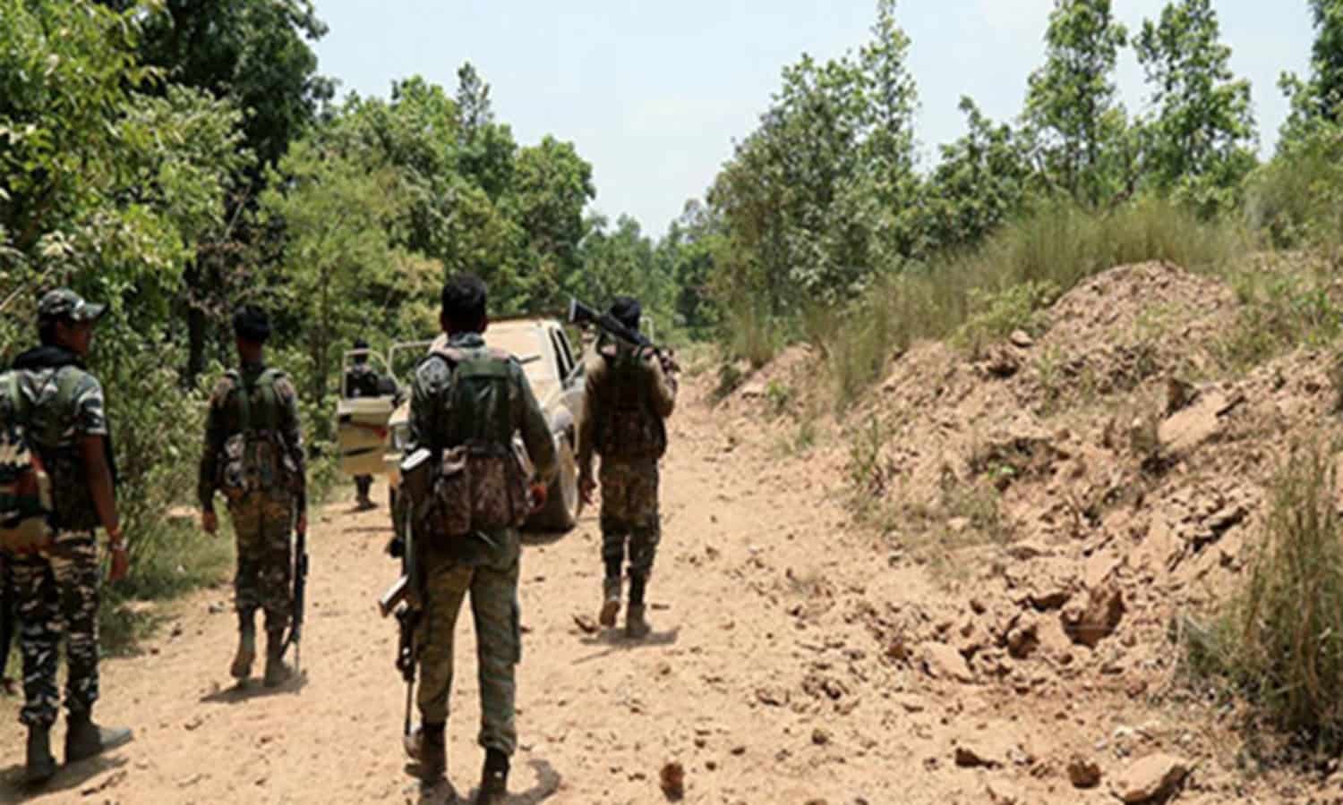 Naxalites Encounter: मुठभेड़ के बीच 15 से अधिक जवानों की बिगड़ी तबीयत, अस्पताल में भर्ती
