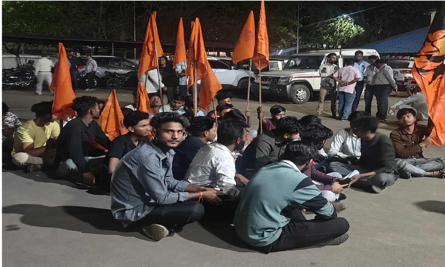 MP: महिला अतिथि विद्वान ने पहलगाम हमले पर लगाया विवादित व्हाट्सएप स्टेटस
