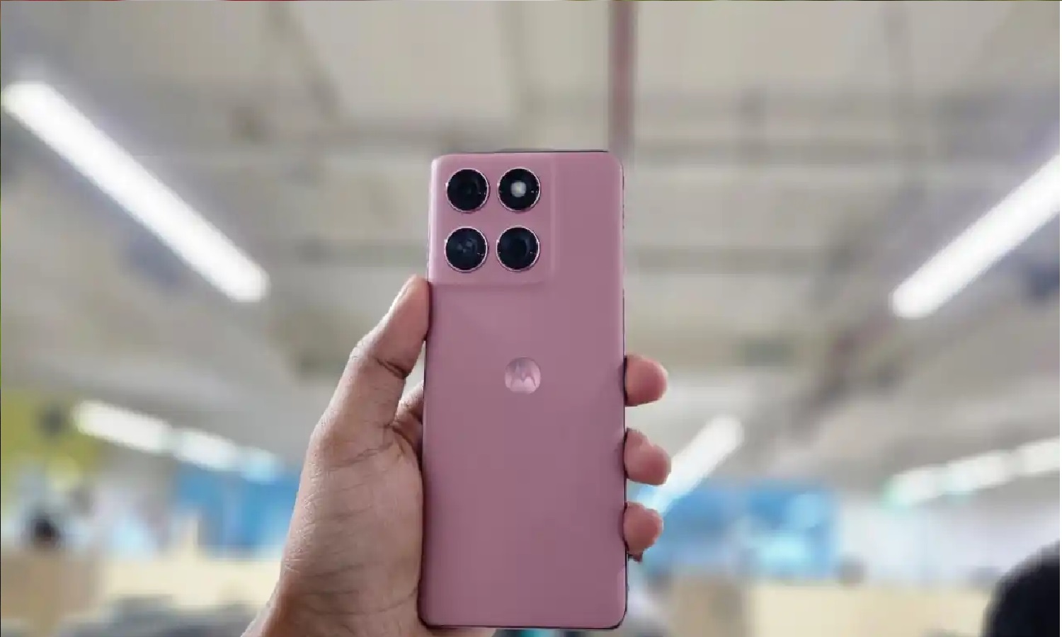 Motorola Edge 60 Fusion के स्पेस, फीचर्स और कीमत