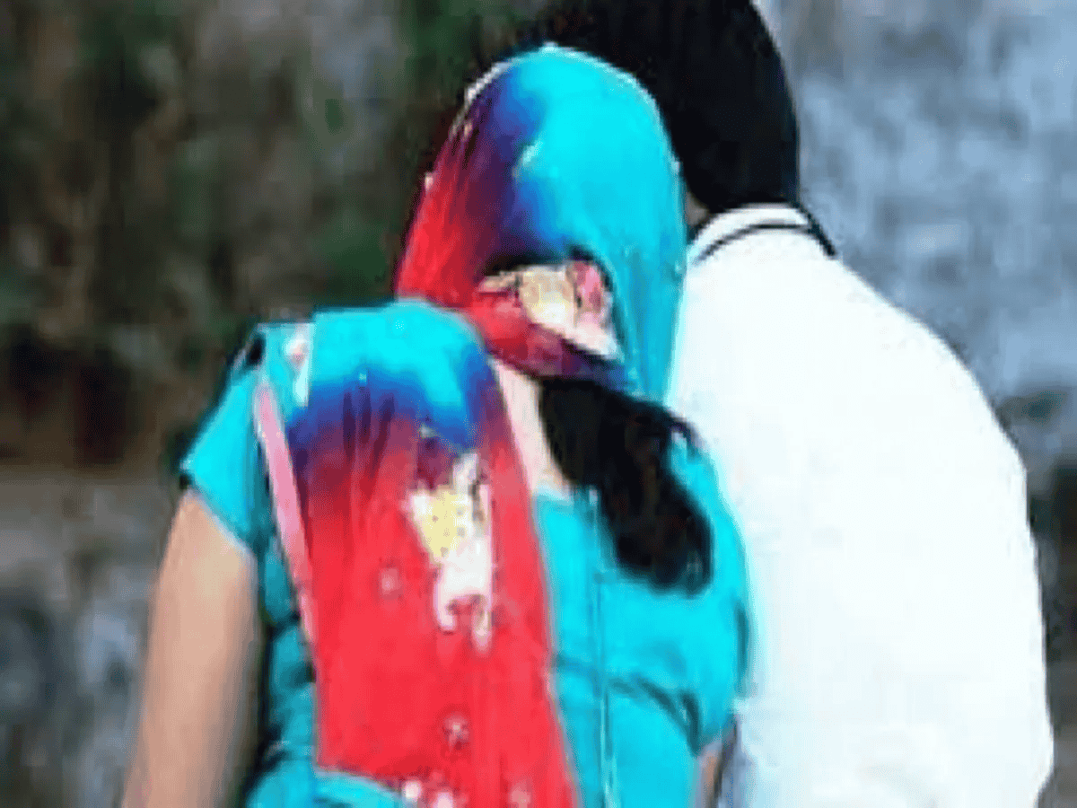 रीवा में महिला ने प्रेमी का पकड़ा हाथ, पति के सामने कह दी दिल की बात और फिर…