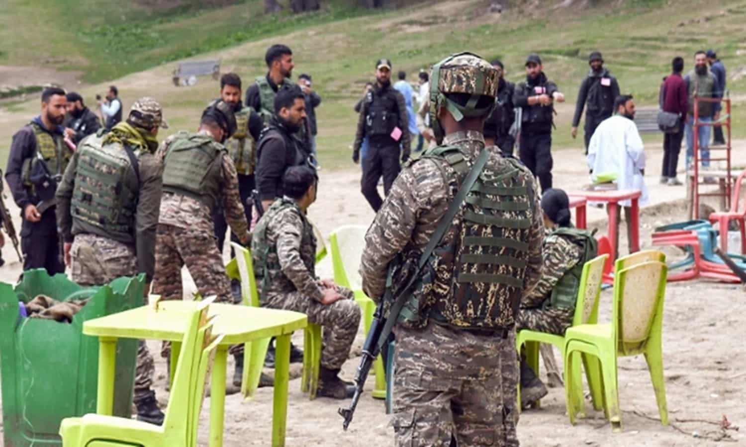 सुरक्षाबलों के ऑपरेशन का लाइव टेलीकास्ट न करे मीडिया: सूचना एवं प्रसारण मंत्रालय