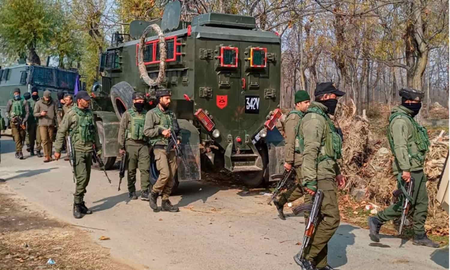 Pahalgam Terror Attack: जम्मू कश्मीर में तीन आतंकी ढेर, एक जवान शहीद