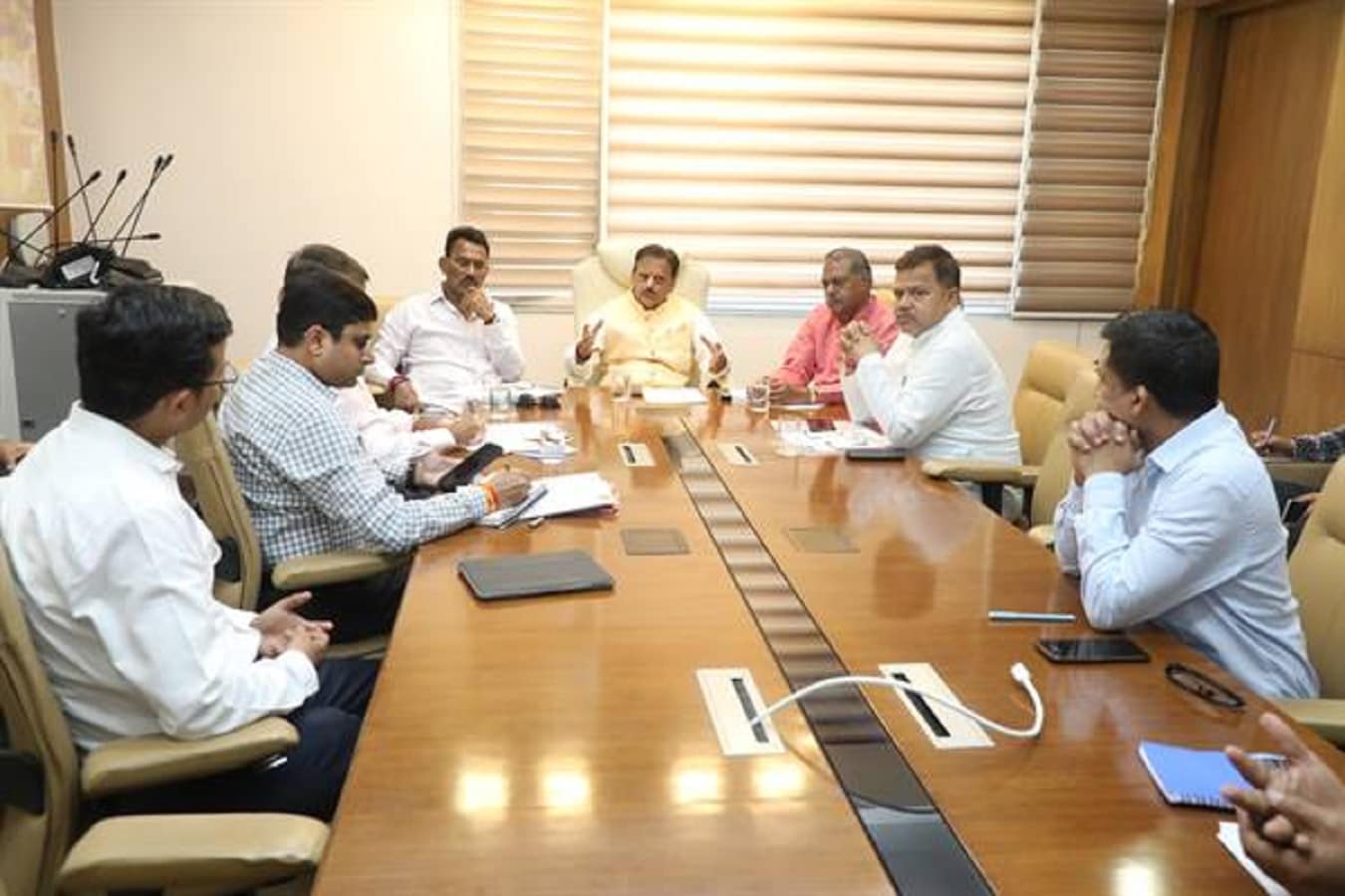 डिप्टी सीएम राजेंद्र शुक्ल ने स्वास्थ्य सेवाओं को लेकर दिए सख्त निर्देश