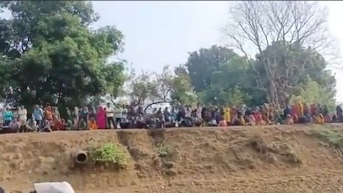 the bier of two brothers was raised Before the farewell of sister in Mauganj