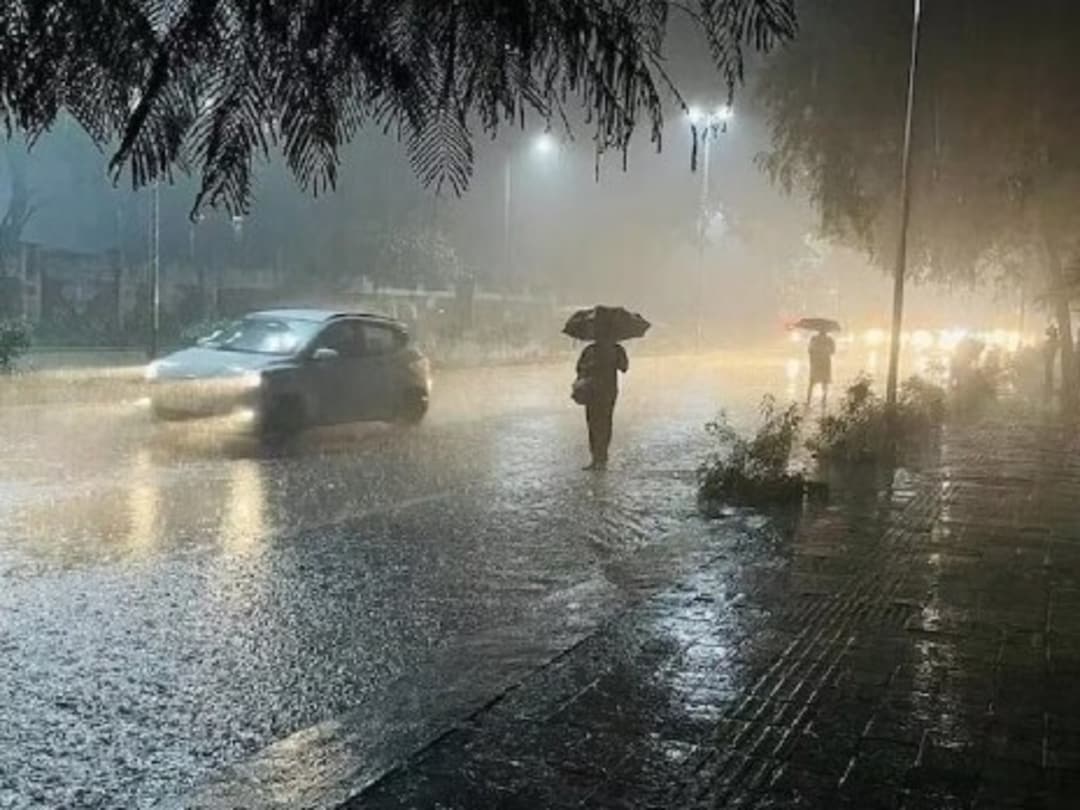 Heavy Rainfall Alert : भारी बारिश की चेतावनी जारी, Delhi-NCR में फिर डराएगी आंधी
