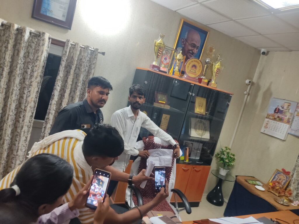 Demonstration regarding the problems of students in APSU Rewa