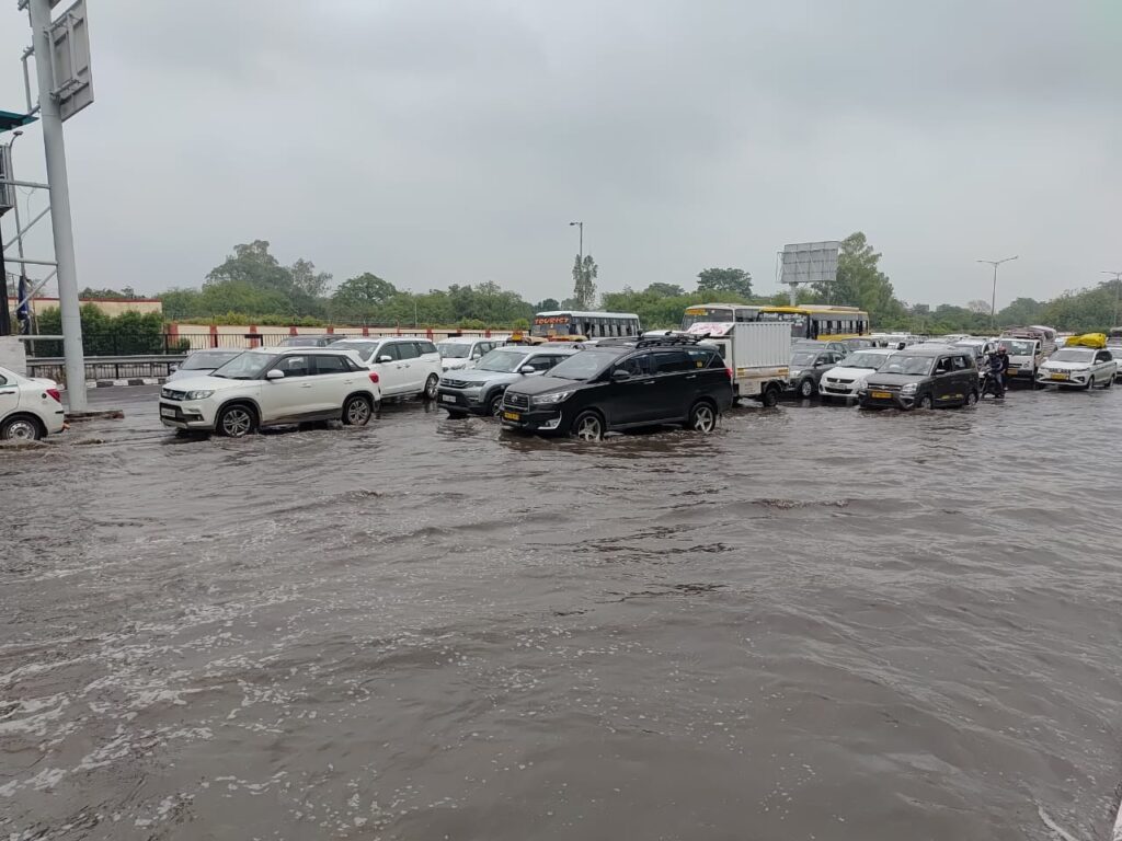 Delhi Rains Video
