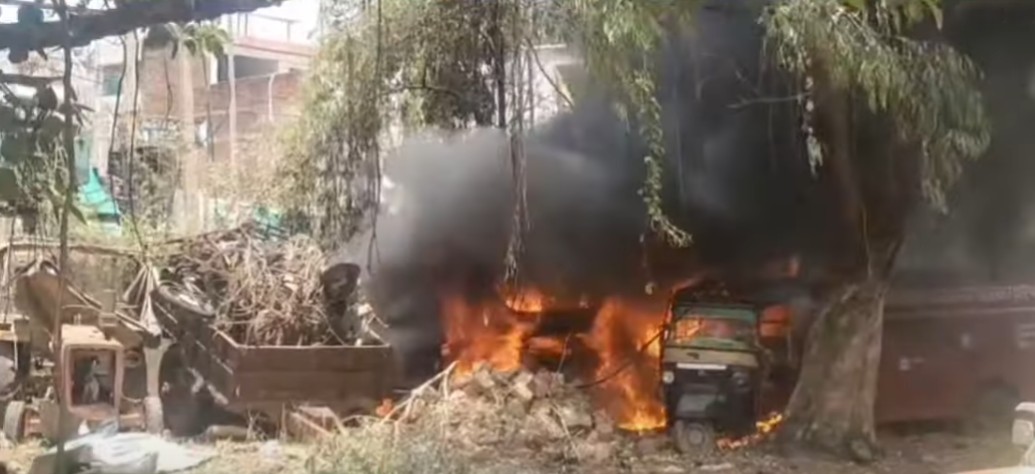 Huge fire broke out in Mauganj police station