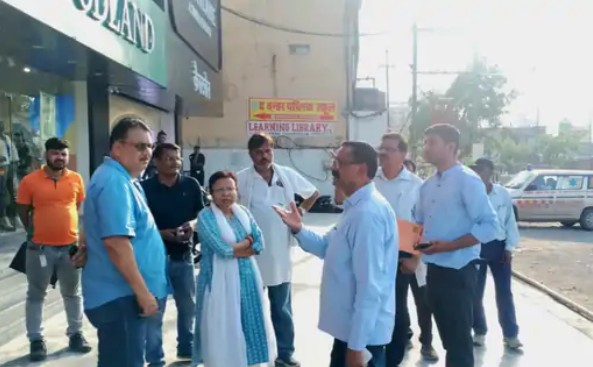 Illegal hoardings and banners removed in Rewa