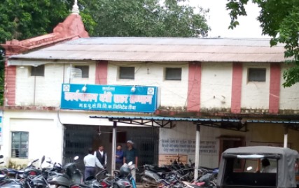 People troubled by power outage in Rewa created ruckus in the office