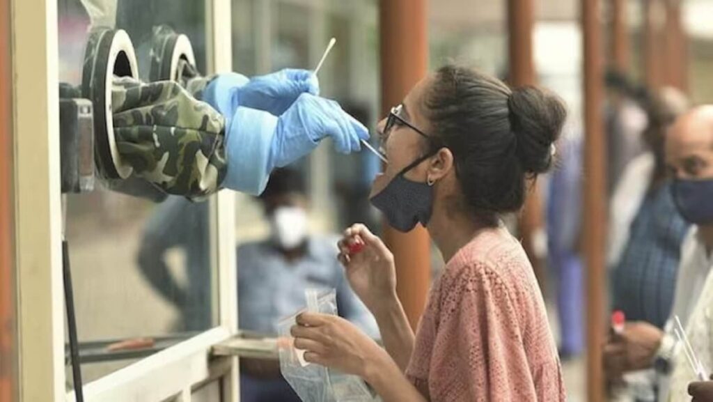Active Corona Cases In Mumbai | मुंबई में फिर गहराया कोरोना का खतरा!