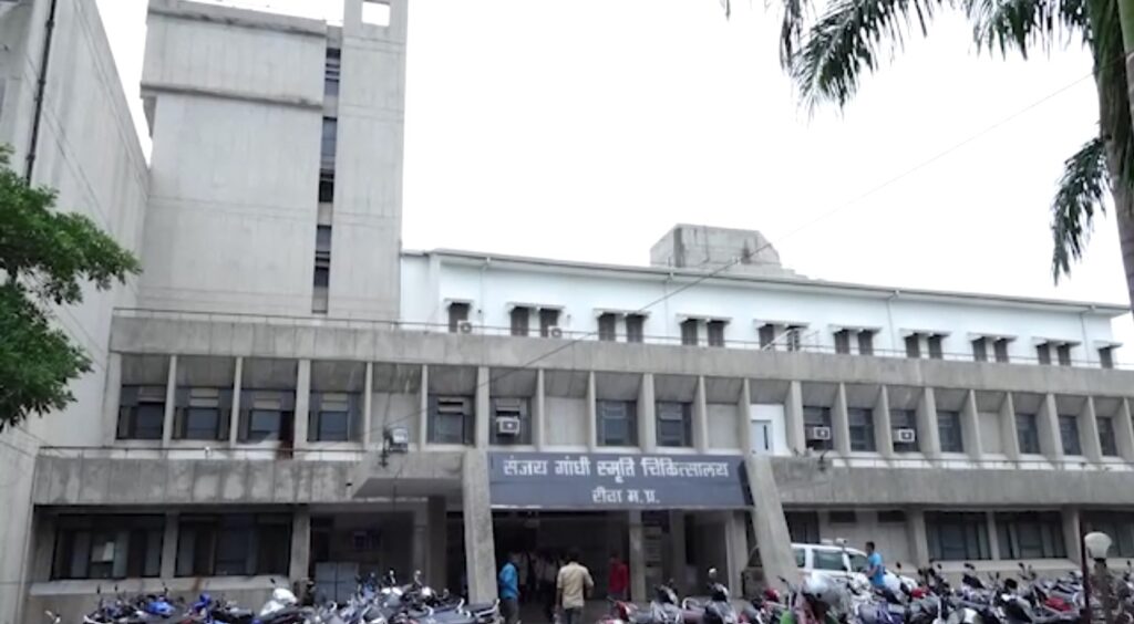 Panic broke out due to fire outside the ICU ward of SGMH in Rewa