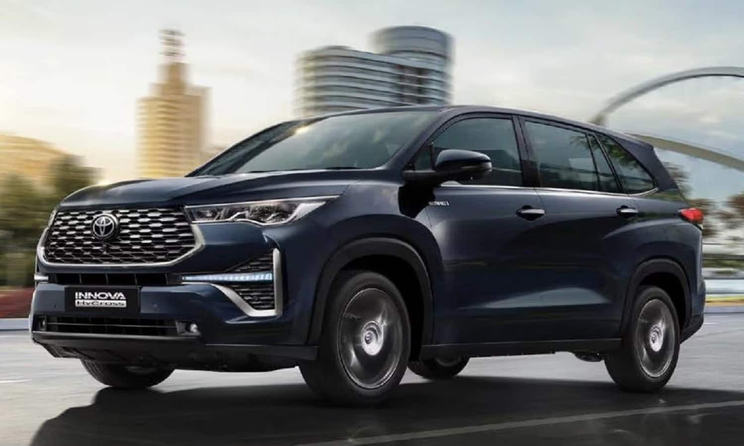 Innova Hycross Exclusive Edition 2025: जानें कीमत, फीचर्स और स्पेसिफिकेशन