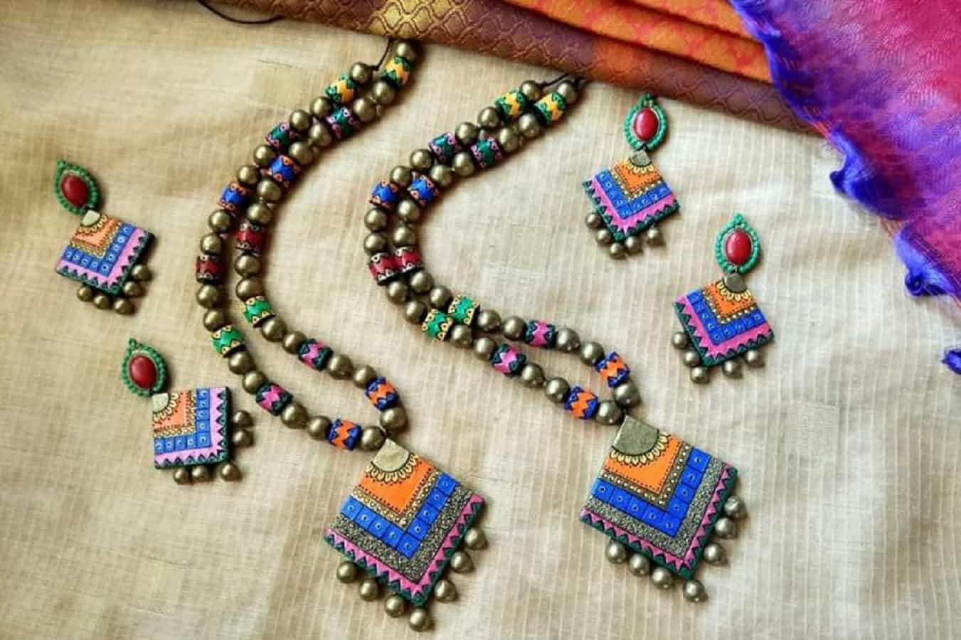 Jewellery Wearing Tips In Summer 2025
