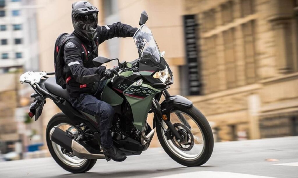 Kawasaki Versys X 300 2025 Price, Features Aur Specifications In Hindi