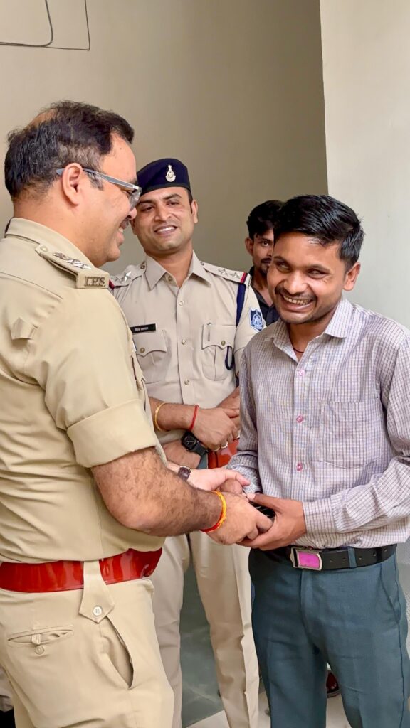 Rewa police brought back smile on the face of a handicapped person