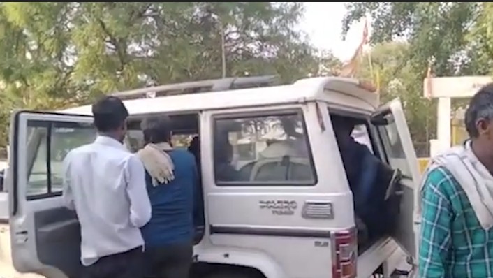 Three vehicles collided near Badwar tunnel in Rewa one woman died