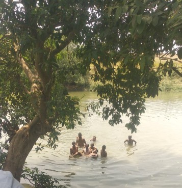 Three brothers died due to drowning in the river in Mauganj
