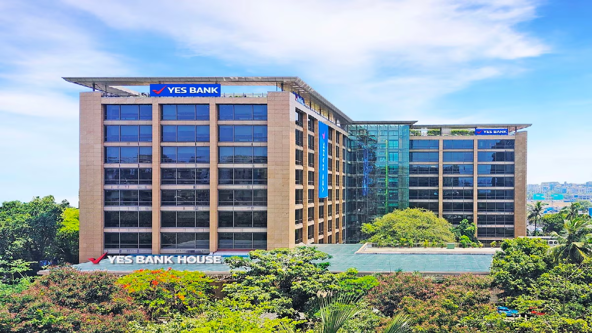 Yes Bank के बिकने की खबर के साथ ही उसके शेयरों में जबरजस्त उछाल