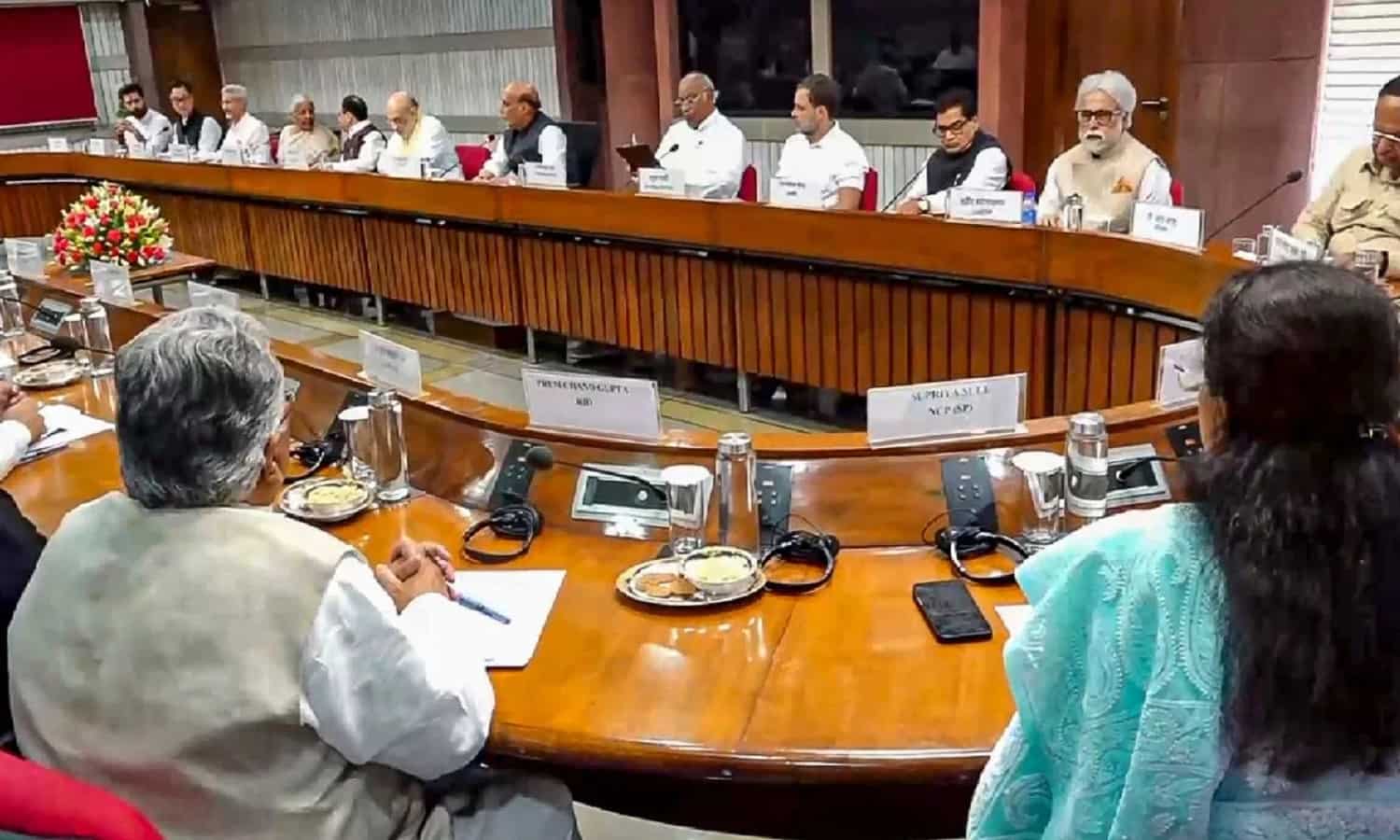 ऑपरेशन सिंदूर पर भारत का पक्ष रखने केंद्र सभी दलों के सांसदों को भेजेगा विदेश