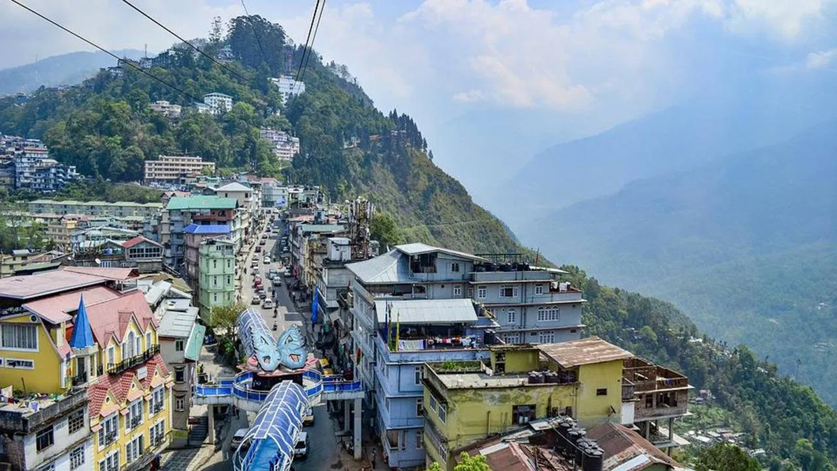 भारत का राज्य ‘सिक्किम’ जहाँ नहीं लगता कोई आयकर