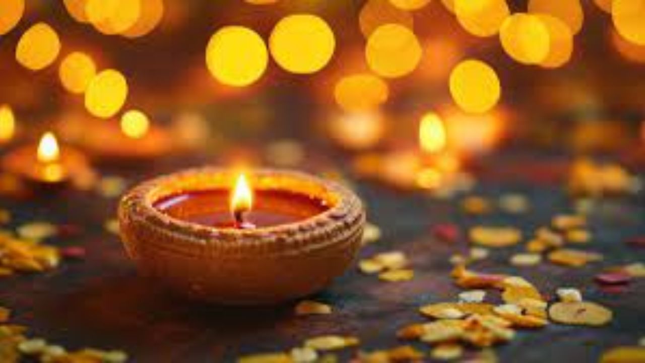 Ashadha Amavasya 2025 Muhurat Puja vidhi: आषाढ़ अमावस्या 2025 को करें यह उपाय नहीं होगी लक्ष्मी की कमी
