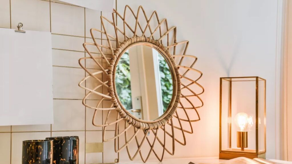 Mirror Vastu Tips