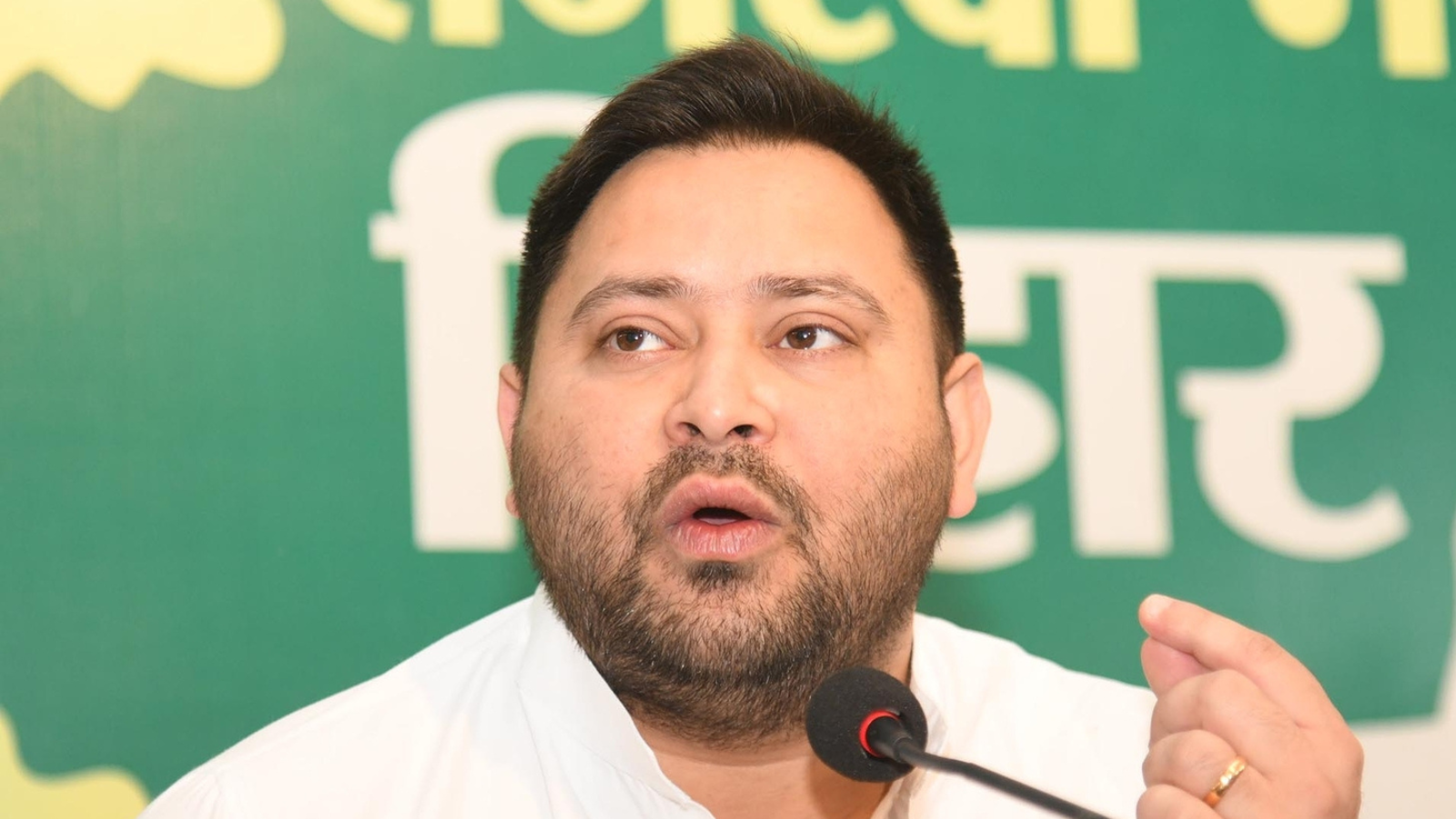 Bihar Assembly Election: तेजस्वी यादव ने नीतीश चाचा पर किया तीखा वार, बोले अब जदयू के टिकट भी शाह बांटेंगे