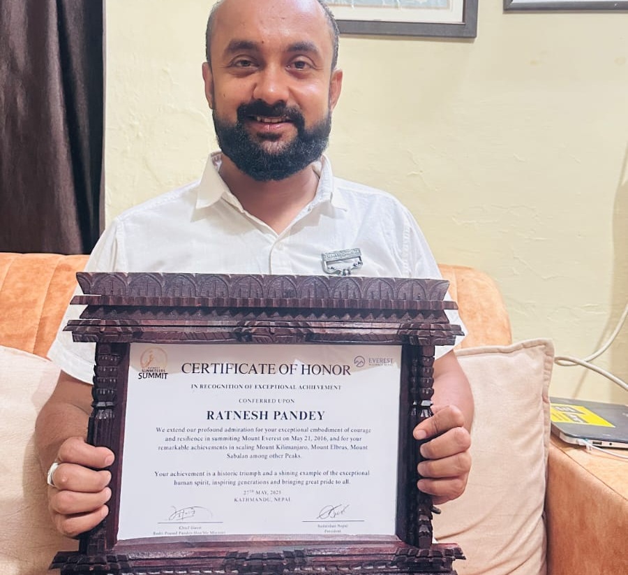 mountaineers Ratnesh Pandey and Ashish Singh honored in Nepal