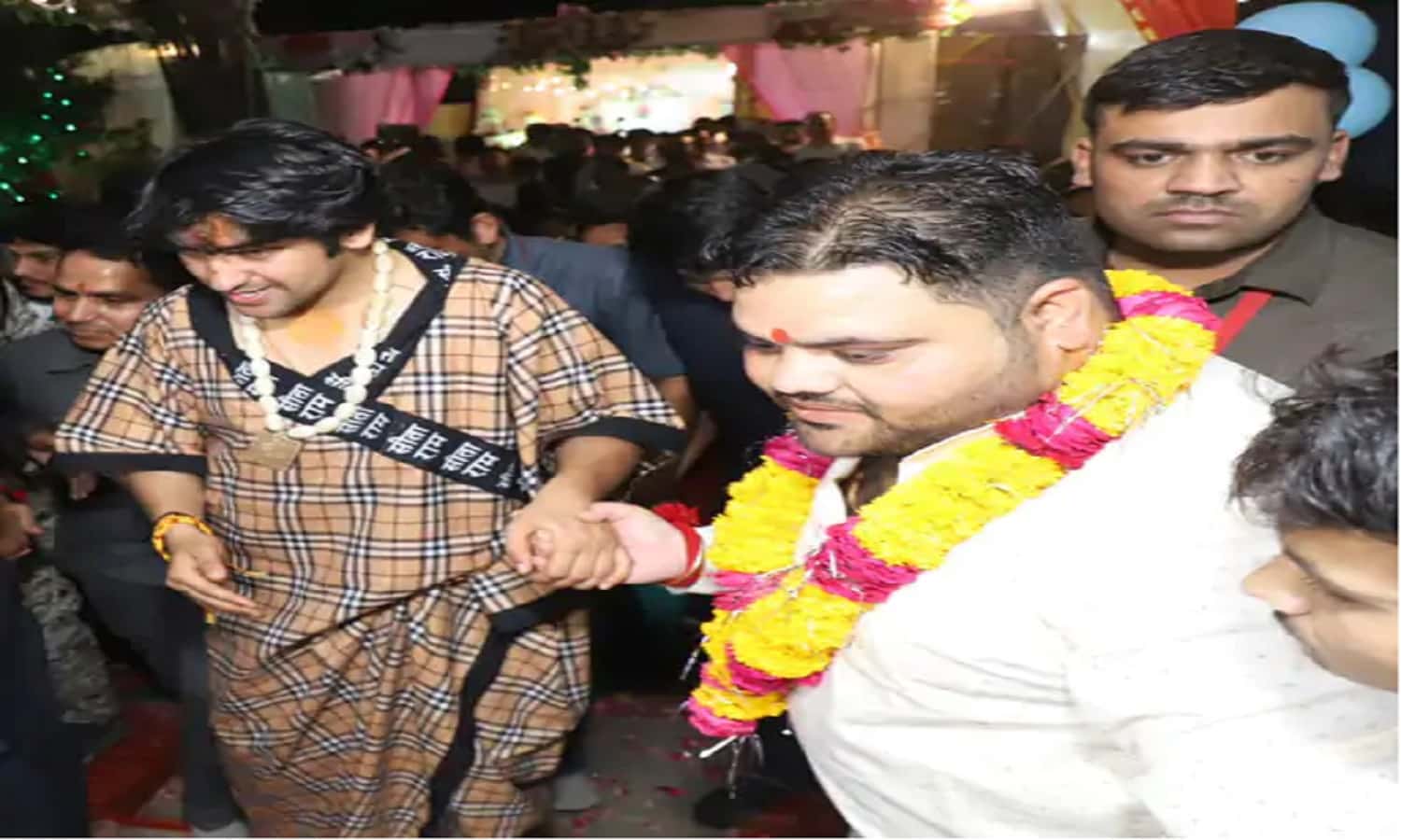 MP: बागेश्वर धाम सेवादार पर यूपी के व्यापारी को धमकी का आरोप, कलेक्टर ने दिए जांच के आदेश