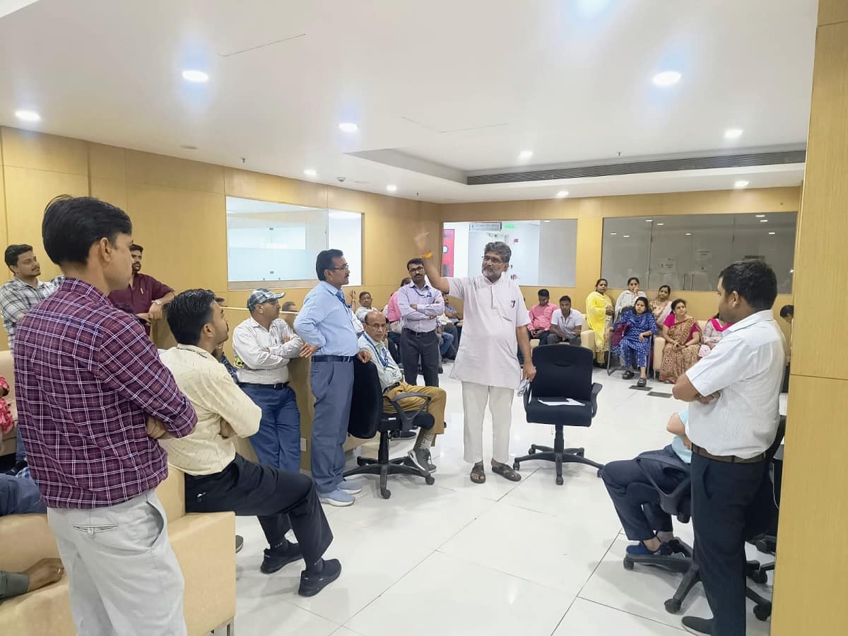 MP: मोहन सरकार के नए पदोन्नति नियमों के खिलाफ मंत्रालय में कर्मचारियों ने किया विरोध