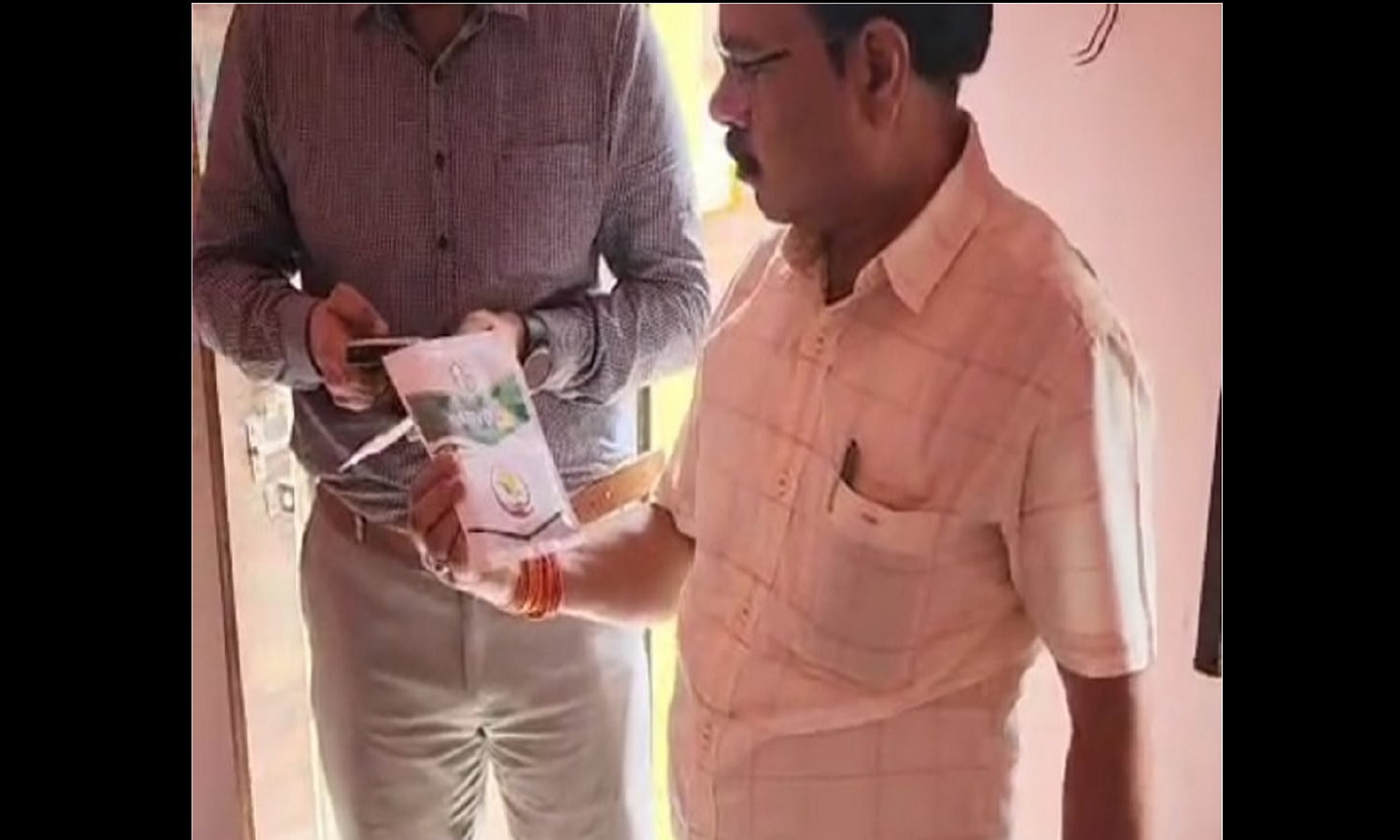 Satna MP: लाखों रूपये की नकली फफूंद नाशक दवा और पैकिंग मशीन जब्त