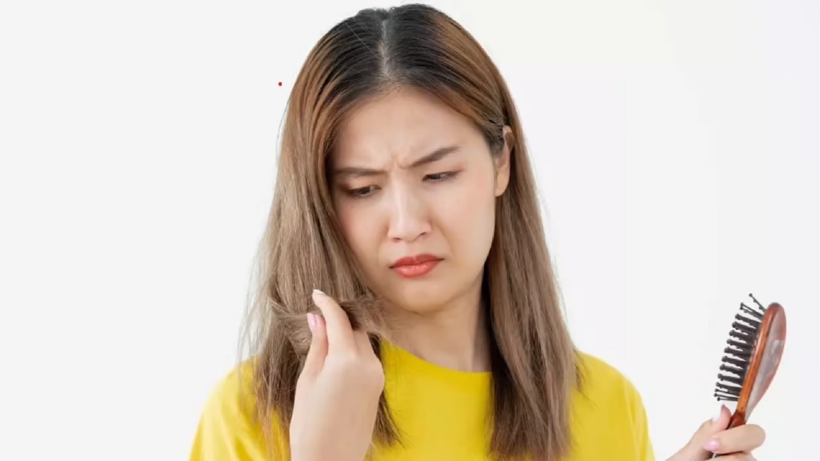 Hair Fall In Weather Changing Causes And Effective Remedies In Hindi