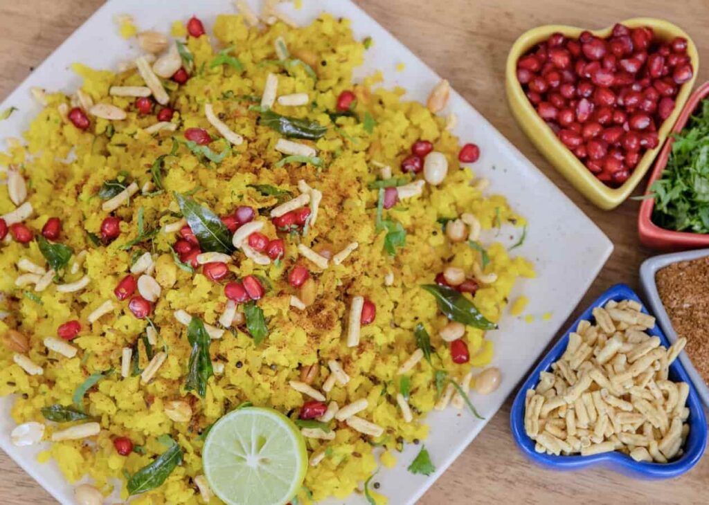 Indori Poha Recipe In Hindi