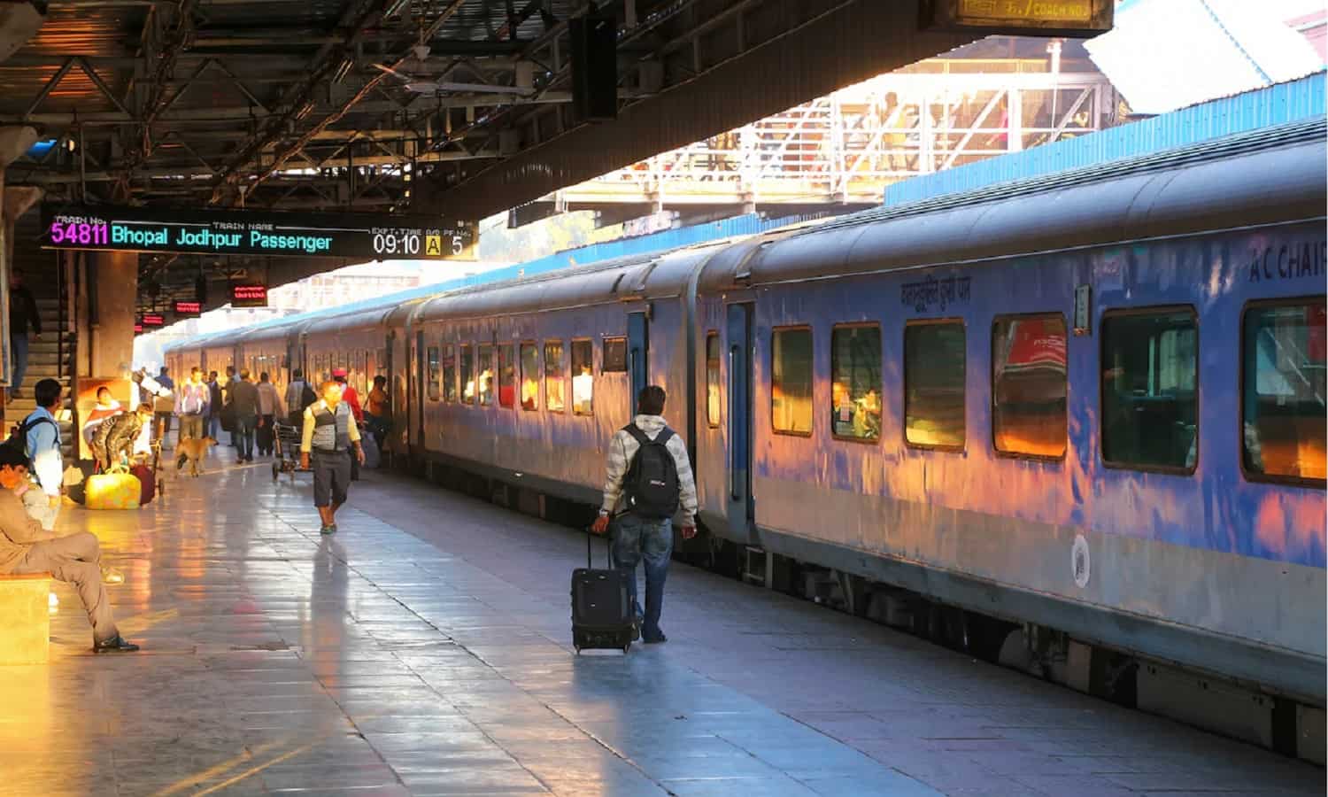 भारतीय रेलवे की नई पहल- अब 24 घंटे पहले तैयार होगा वेटिंग टिकट का चार्ट