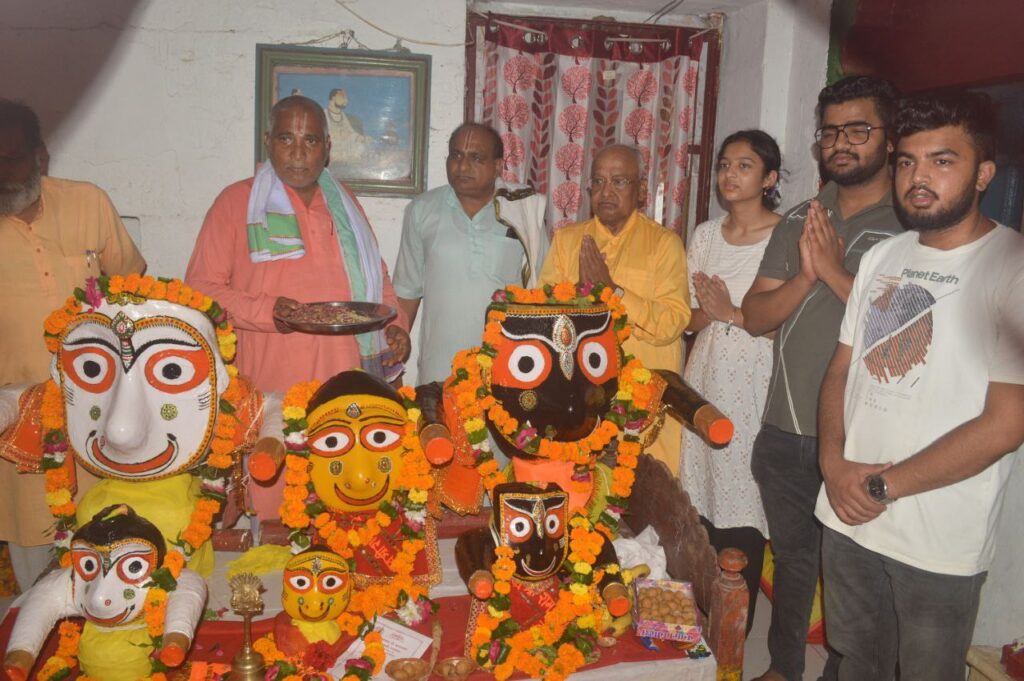 Lord Jagannath Swami was given a medicinal bath in Rewa
