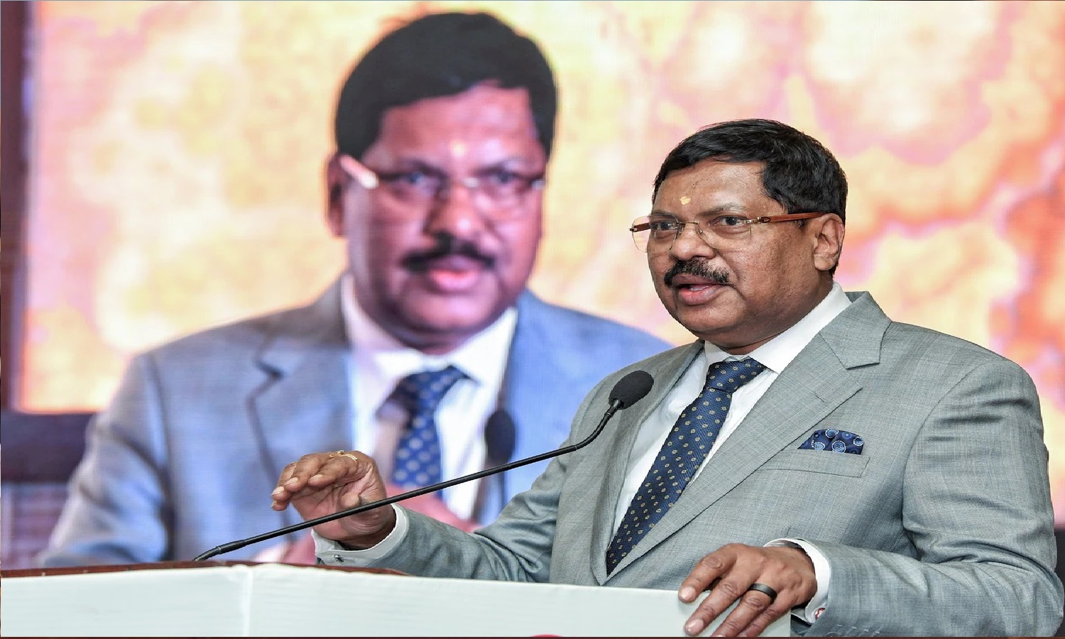 संविधान ही सर्वोच्च, लोकतंत्र के तीनों अंग इसके अधीन: CJI बी.आर. गवई