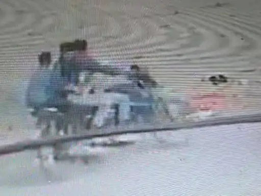 Lakhs stolen from a shop in Satna incident captured on CCTV