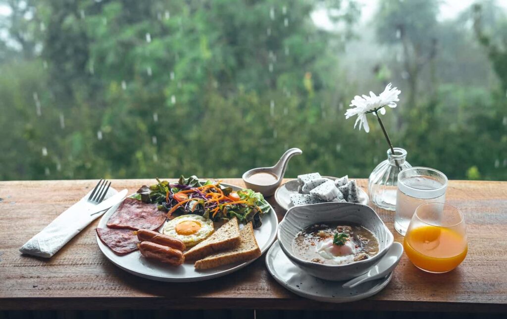 Rainy Weather Special Light Digestive Foods: पेट रहेगा ठीक, सेहत रहेगी फिट