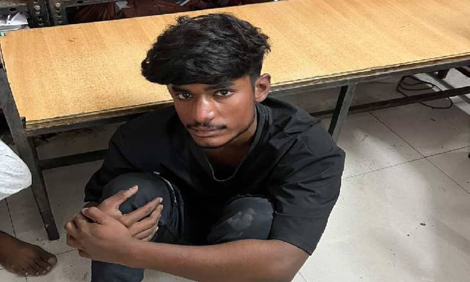 MP: हिंदू बनकर नाबालिग युवतियों से करते थे छेड़छाड़, हिंदूवादी संगठनों ने किया पुलिस के हवाले