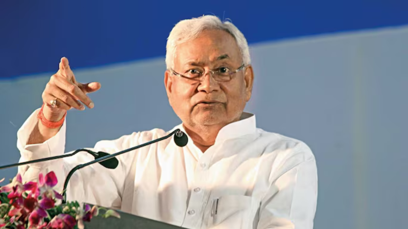 Bihar Elections : चुनाव से पहले नीतीश कुमार ने किया बड़ा खेला, शिक्षक भर्ती का किए ऐलान