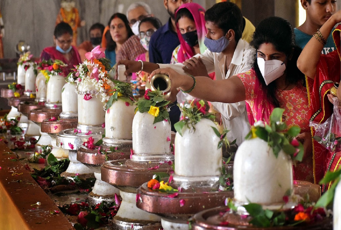 सावन सोमवार पर व्रत-पूजा के अलावा भगवान भोलेनाथ को प्रसन्न करने के खास उपाय – Special Ways to Please Lord Shiva in Sawan Other Than Fasting and Pooja