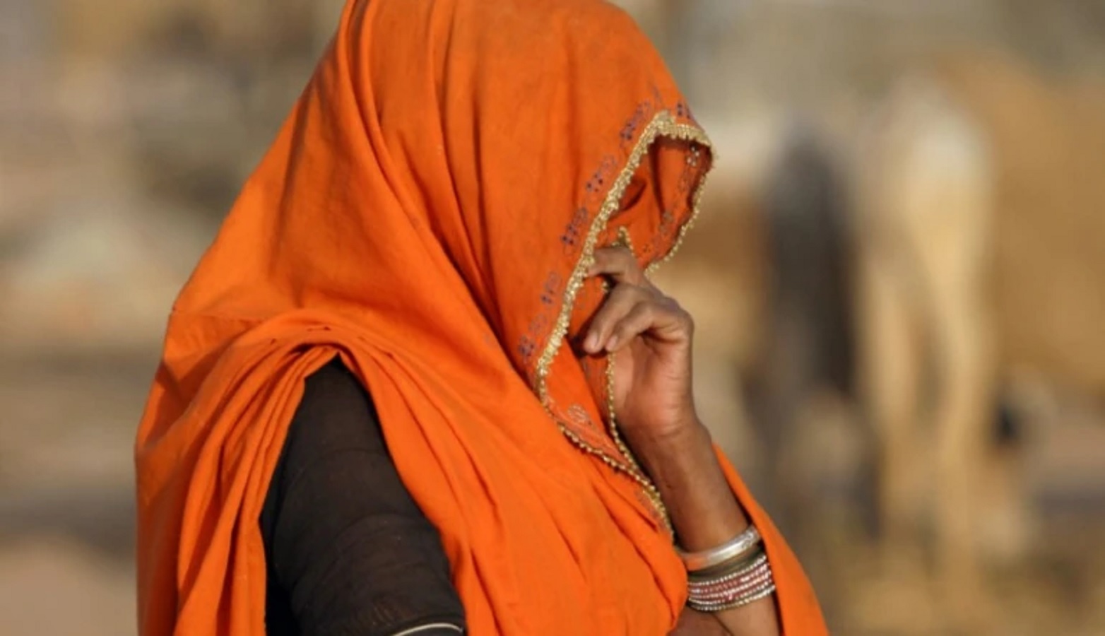 कहानी शीर्षक “घूंघट की आड़ में”-based on a true story-behind the veil “ghunghat ki aadh men” (सामाजिक व ग्रामीण रूढ़िवादी मान्यताओं को आईना दिखाती लघुकथा)