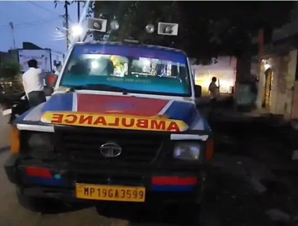 Tobacco shop converted into an ambulance in Maihar