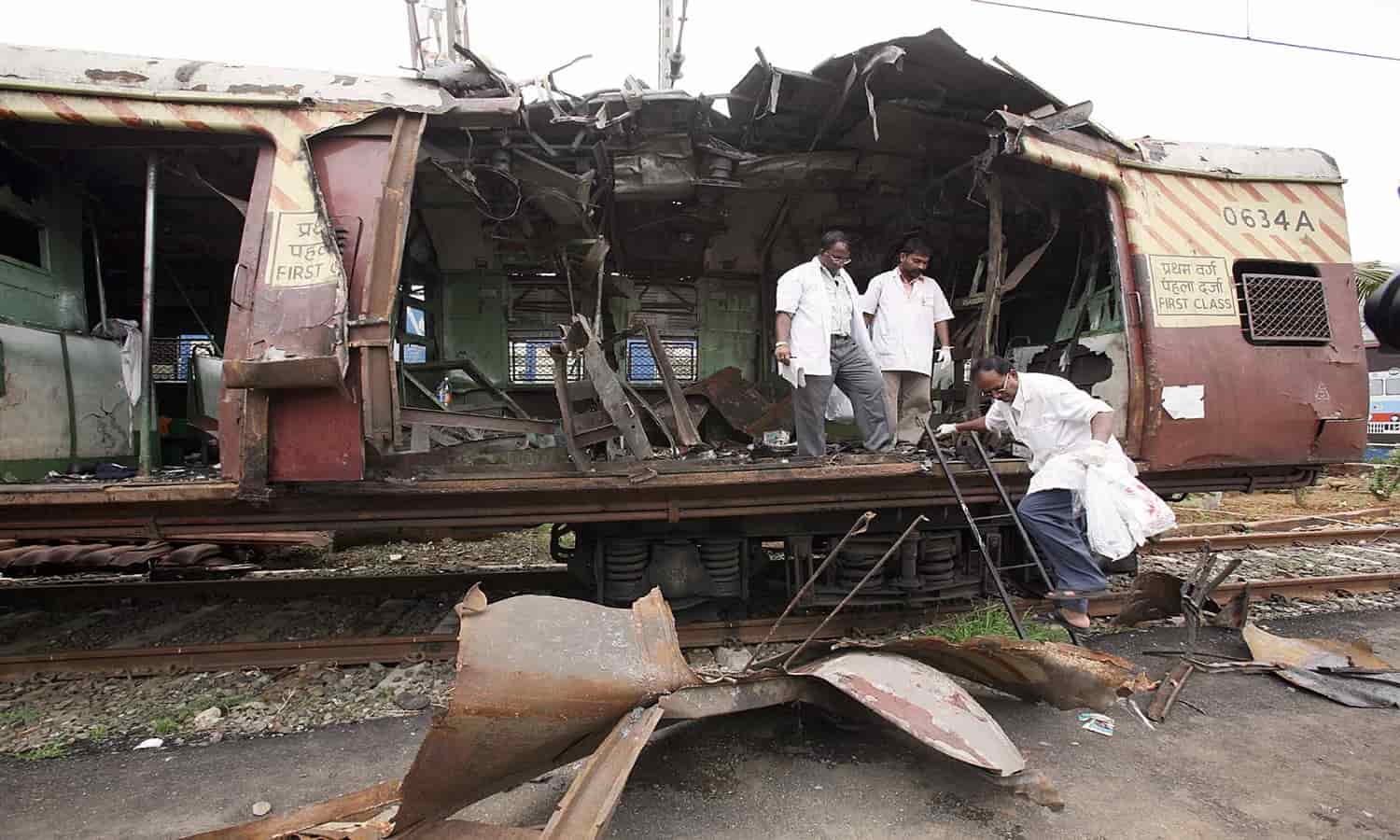 Mumbai Train Blast Case: SC ने Bombay High Court के फैसले पर लगाई रोक!